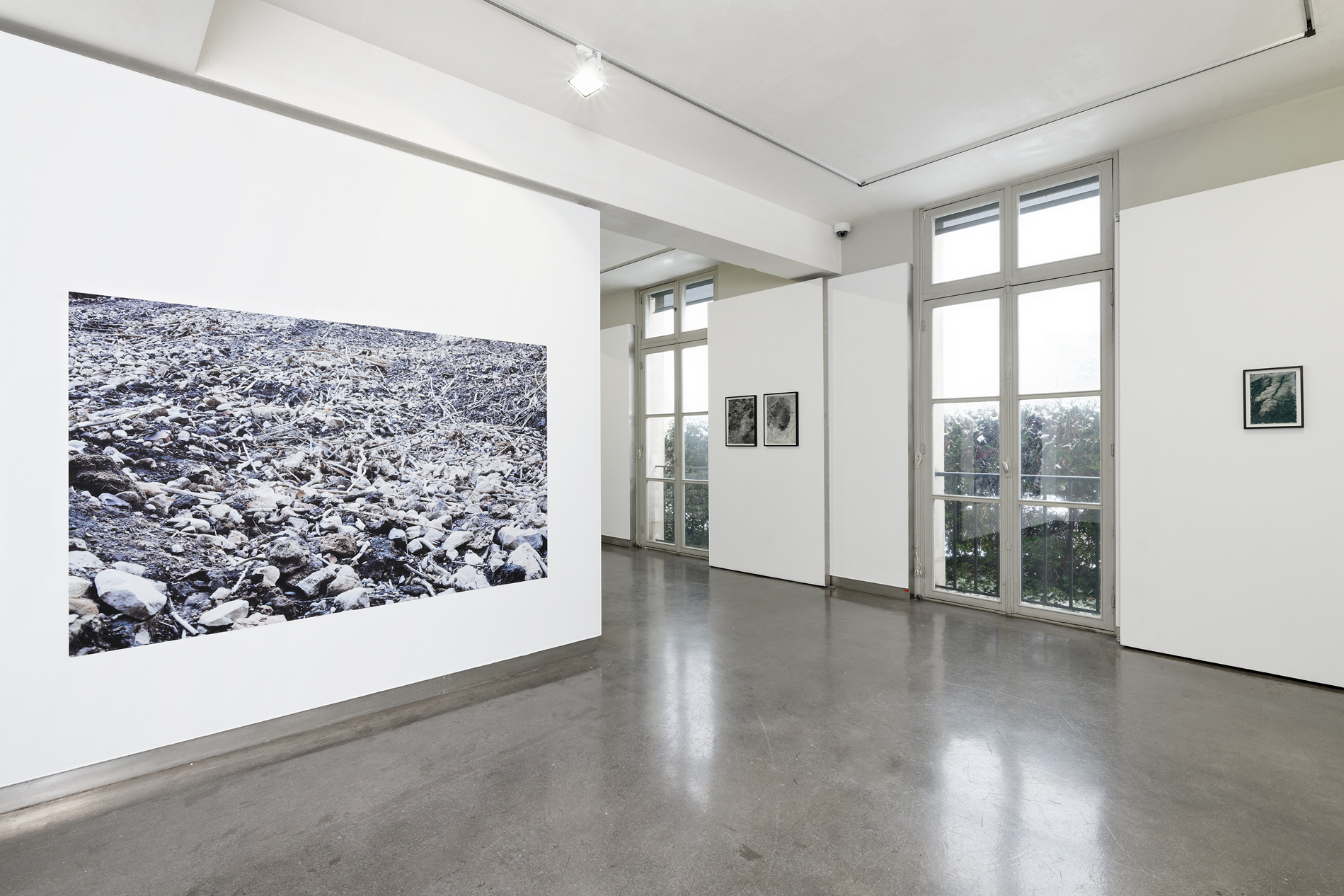 Ilanit Illouz, vue de l'exposition "La vérité n'est pas la vérité", "Les Pierres bleues", 2019. Crédit photo : Aurélien Mole